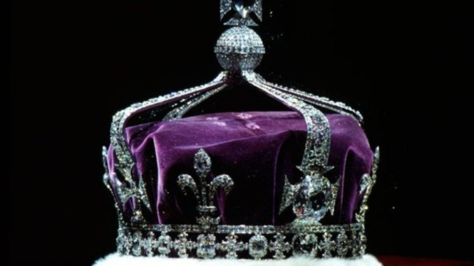 Mahkota warisan Ratu Elizabeth II