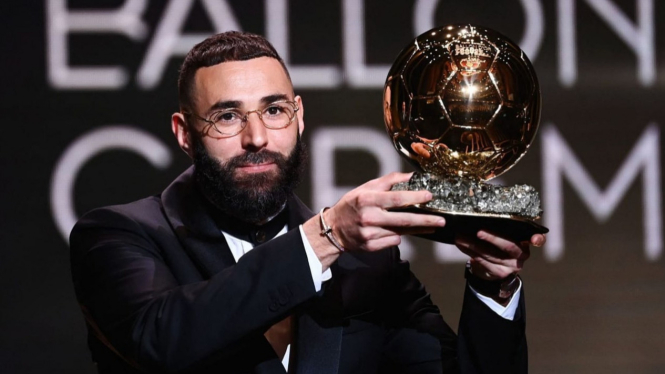 Mantap! Karim Benzema Dinobatkan Sebagai Pemenang Ballon d'Or 2022