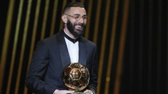 Benzema Raih penghargaan Ballon d'Or