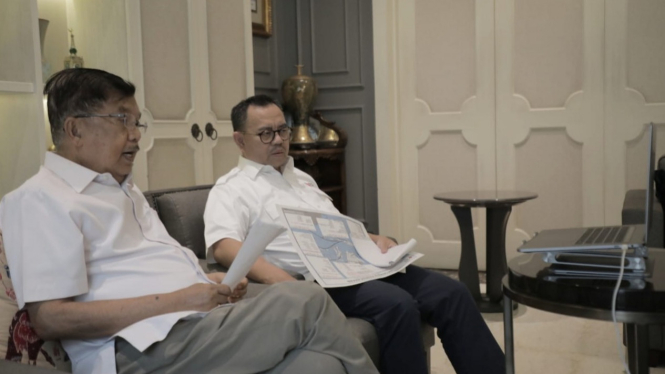 Ketum PMI Jusuf Kalla (kiri) dan Sekjen PMI Sudirman Said (kanan).