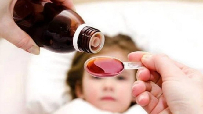 Ilustrasi obat sirup untuk anak