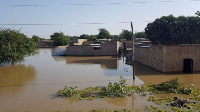 Rumah terendam banjir di Chad.