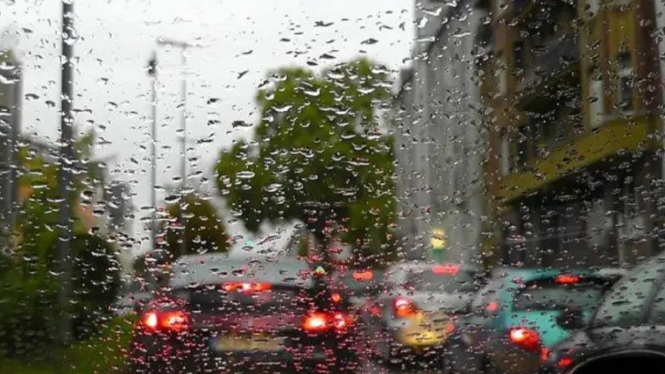 BMKG Memprakirakan Sebagian Wilayah Jakarta Hujan Pada Siang Hari