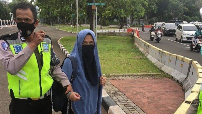 Polda Metro Jaya Identifikasi Wanita Berpistol FN