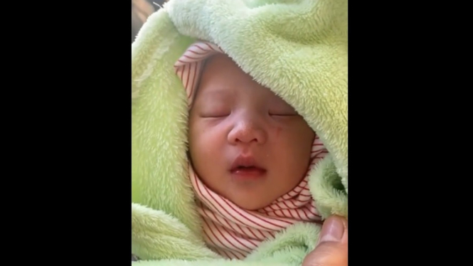 Heboh Penemuan Bayi Cantik Terbungkus Karung, Diselamatkan Warga