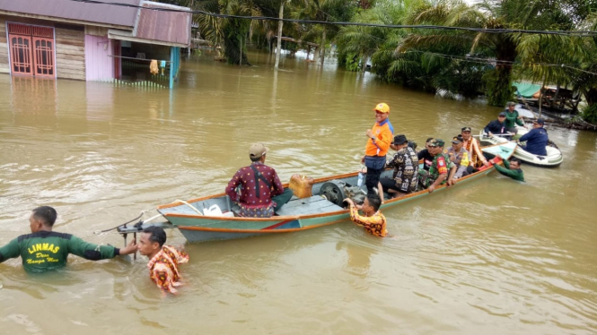Banjir di Kotawaringin Barat, Kalimantan Tengah.
