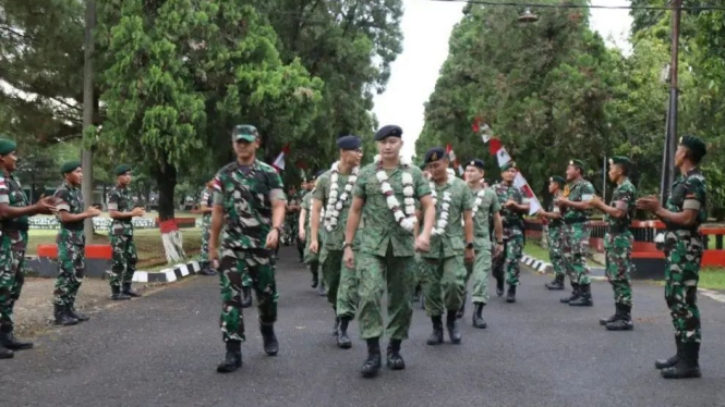 Tentara Angkatan Darat Singapura Kunjungi Yonarmed 9 Kostrad