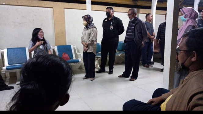Kecewa dengan RSUD Arifin Achmad Riau, Keluarga Pasien Mengamuk