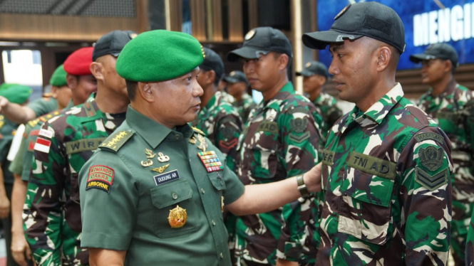 Kasad Jenderal TNI Dudung Abdurachman melepas kontingen Indonesia.
