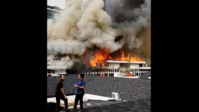 Kebakaran Hebat Melumat Gedung Balai Kota Bandung