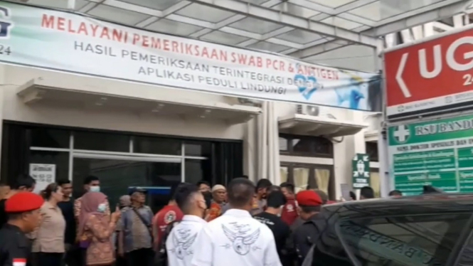 Viral, 8 Anggota Polisi Menyerbu RS Bandung di Medan