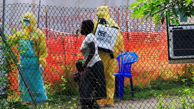 Seorang wanita diduga terjangkit Ebola di Uganda.
