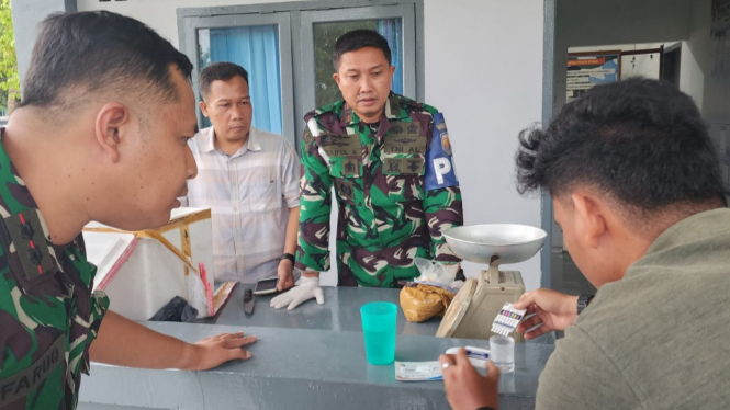 TNI AL Amankan Barang Tak Bertuan yang Diduga Narkotika Jenis Sabu