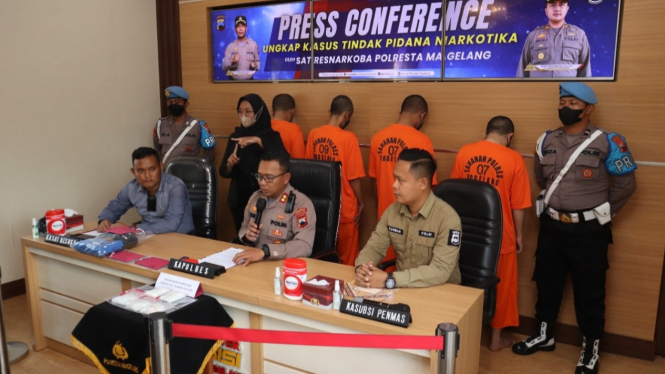 Polresta Magelang mengungkap kasus kepemilikan 0,5 Kg Sabu.