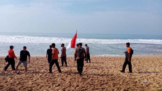 Bermain Air di Pantai Seruni, 6 Wisatawan Terseret Ombak, Satu Hilang