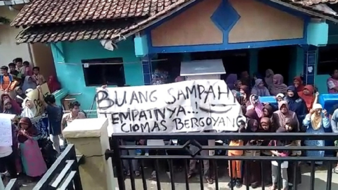 Berbuat Mesum di Balaidesa, Sekdes dan Pendamping Desa Digeruduk