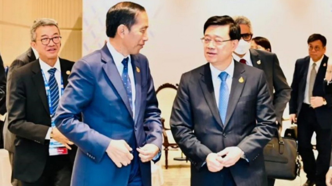 Pemimpin Hong Kong , John Lee Positif COVID Sepulang dari KTT APEC