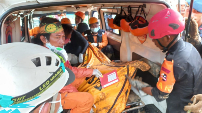 Tim gabungan evakuasi korban gempa Cianjur, Jawa Barat.