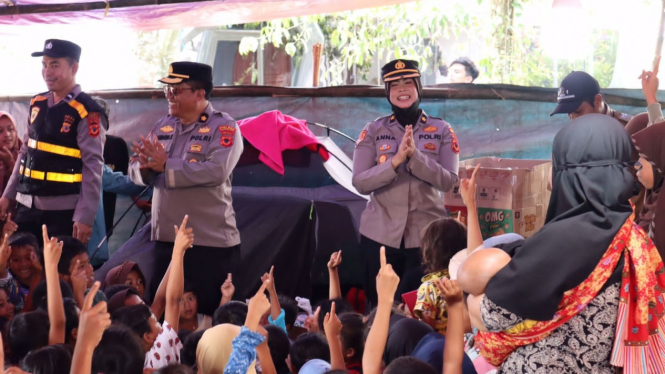 Polwan Polres Sukabumi Kota gelar trauma healing korban gempa.