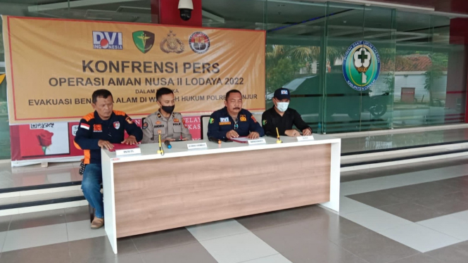Tim DVI Polri Jawa Barat lakukan konferensi pers di Cianjur.
