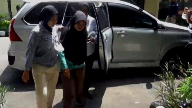 Wanita Perusak Masjid dan Melumuri Al Qur'an dengan Darah, Ditangkap