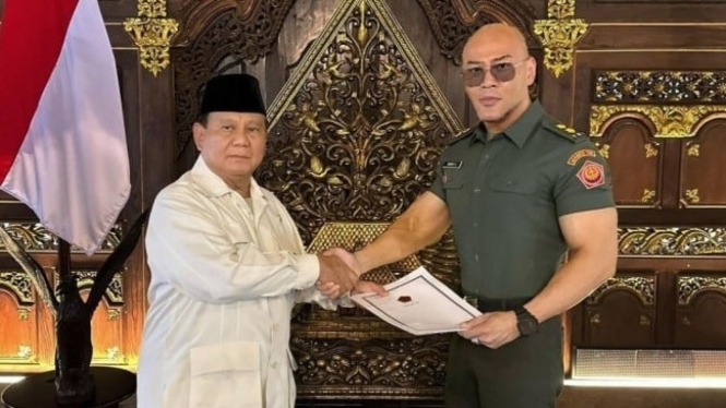 Menteri Pertahanan Prabowo Subianto dan Deddy Corbuzier.
