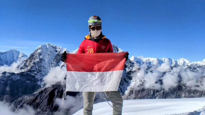 Pemuda Asal Salatiga Sukses Taklukkan Puncak Pegunungan Himalaya