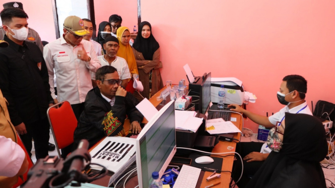 Pelayanan administrasi kependudukan di Kota Sabang, Aceh.