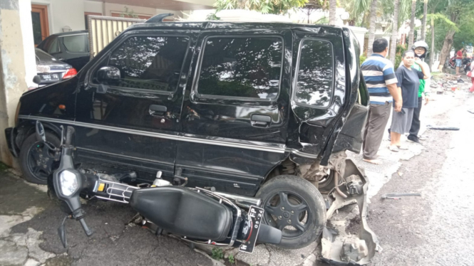 Kecelakaan Karambol Menimpa Enam Kendaraan di Dekat Kantor Polsek