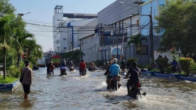 Ilustrasi banjir rob air laut di Jakarta Utara.