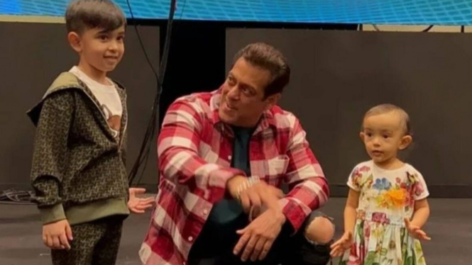 Salman Khan dan keponakannya