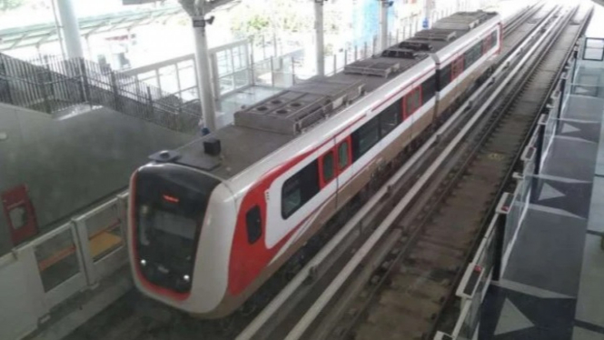 LRT Jakarta.