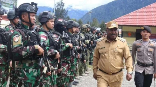 Apel pasukan TNI-Polri operasi di Provinsi Papua.