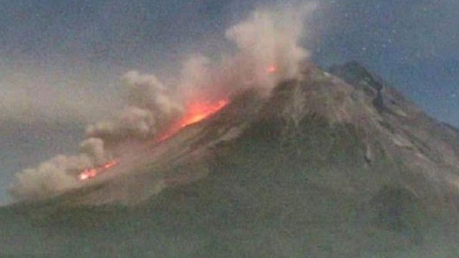 Gunung Merapi Kembali Luncurkan Guguran Lava ke Barat Daya