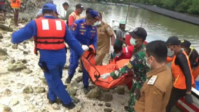 Perahu Dihantam Ombak, Seorang Pencari Kepiting Ditemukan Tewas
