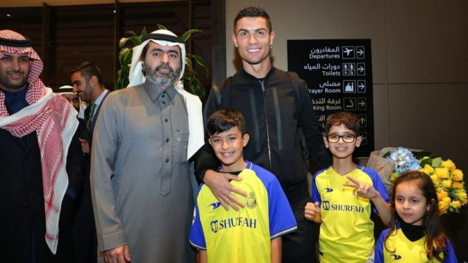 Bintang sepakbola Cristiano Ronaldo tiba di Arab Saudi, Senin Malam