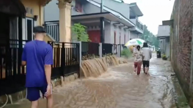 Curah Hujan Tinggi. Tanggul Sungai Jebol, 30 Rumah Terdampak