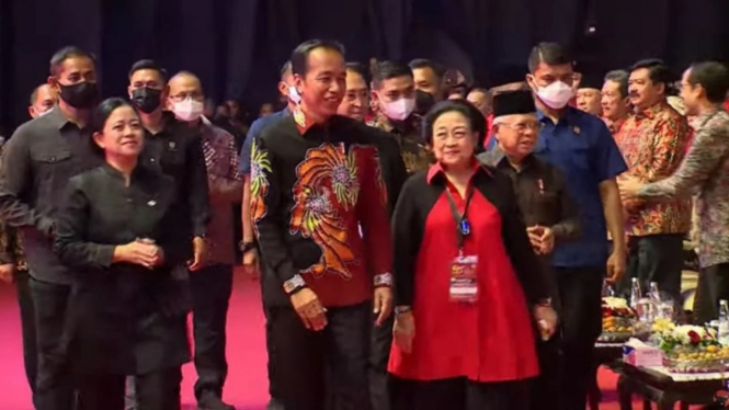 Presiden Joko Widodo dan Ketum PDIP Megawati di HUT PDIP.