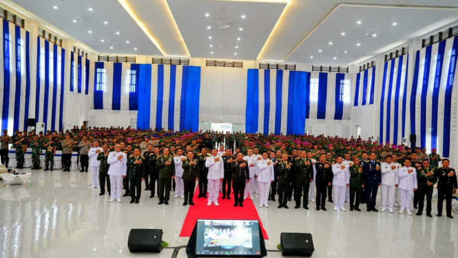 Pengarahan prajurit TNI-Polri Satgas Ops wilayah Sorong.