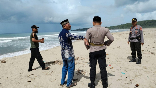 Tragis! Wistawan Asal Tangerang Terseret Ombak Pantai Sawarna