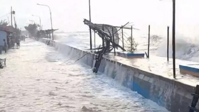 BMKG Keluarkan Peringatan Dini Soal Banjir Rob di Pesisir Maluku