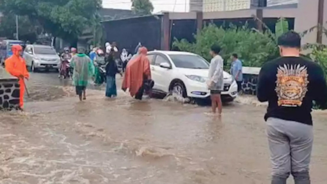 Banjir Bandang Rusak Rumah dan Hanyutkan Puluhan Ternak Warga
