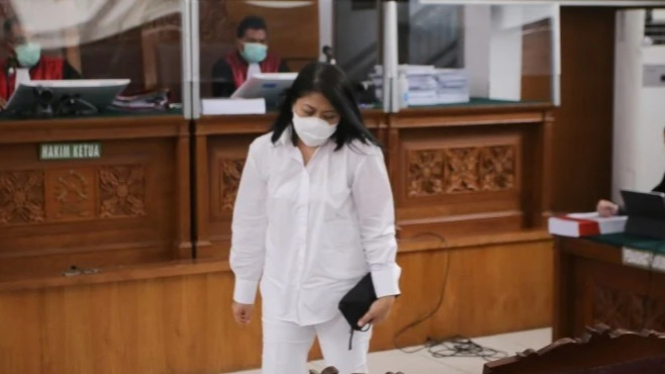 Putri Candrawathi pada sidang pembacaan tuntutan di PN Jaksel.