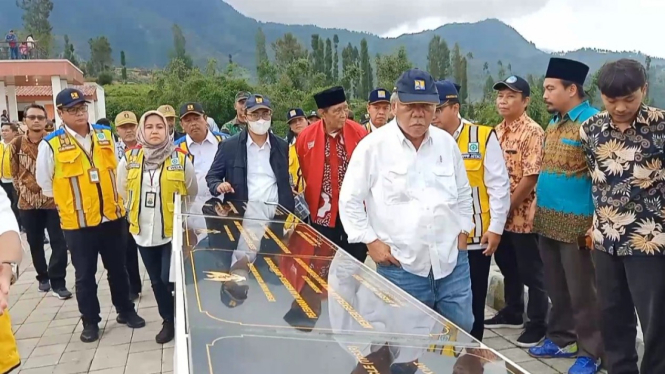 Menteri PUPR Kembangkan Wisata Air Suci Waisak di Temanggung