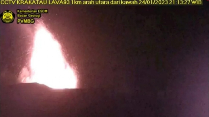 Guguran Lava Anak Krakatau Setinggi 350 Meter Terekam PVMBG
