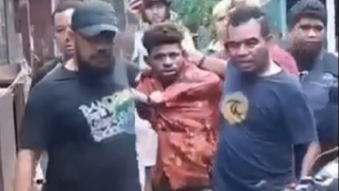 Video Penangkapan Pelaku Pembakar Wanita di Sorong
