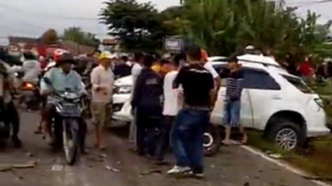 Video Penampakan Horor Kecelakaan Beruntun Jalan Utama