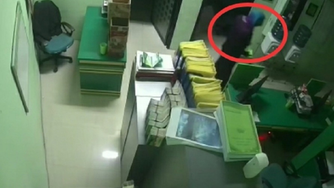 Aksinya Jadi Wanita Terekam CCTV, Pencuri di Kantor BMT NU Ditangkap