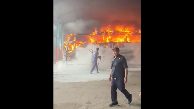 Kebakaran Hebat Menimpa Bus Budiman saat Perawatan di Garasi
