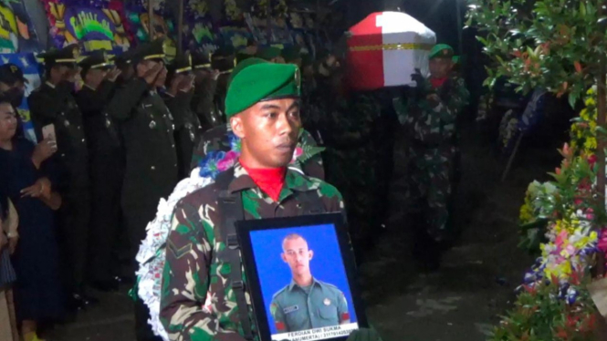 Kedatangan Jenazah Prajurit TNI Disambut Isak tangis Keluarga